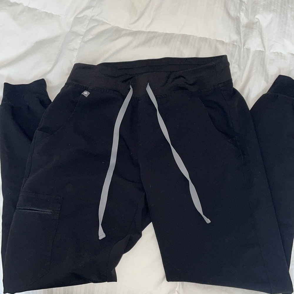 Figs Zamora Black jogger scrub pants small